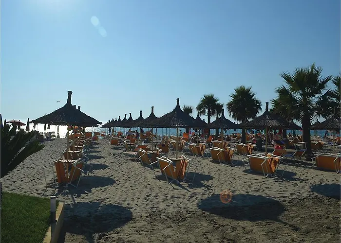 Pishat E Buta 28 펜션 골렘