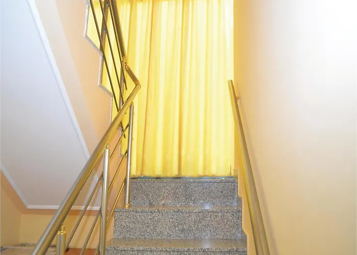 펜션 Pishat E Buta 28