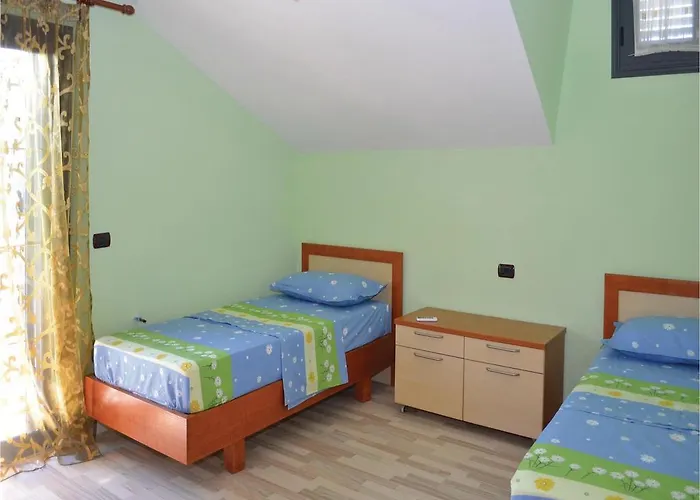 Pishat E Buta 28 Nyaraló *