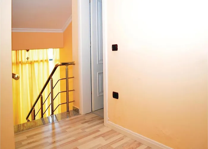 Pishat E Buta 28 Tatil Evi