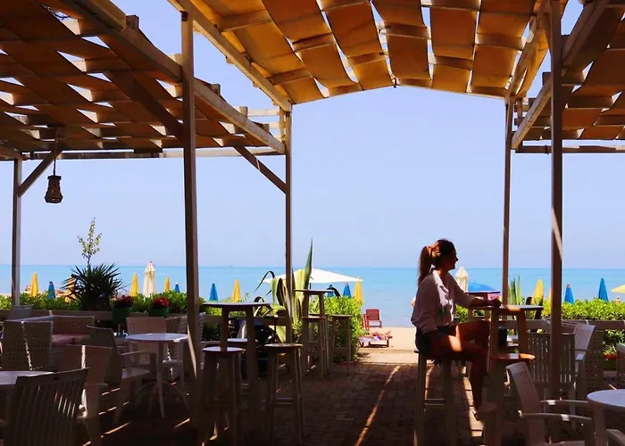 Pishat E Buta 28 Tatil Evi *